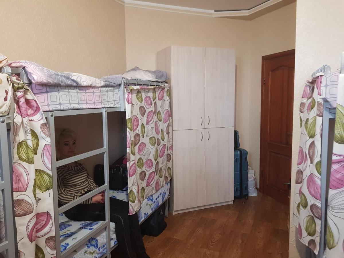 Saperka Hostel Kiev Bagian luar foto