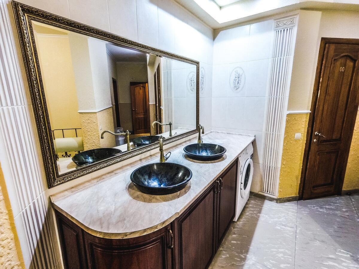 Saperka Hostel Kiev Bagian luar foto